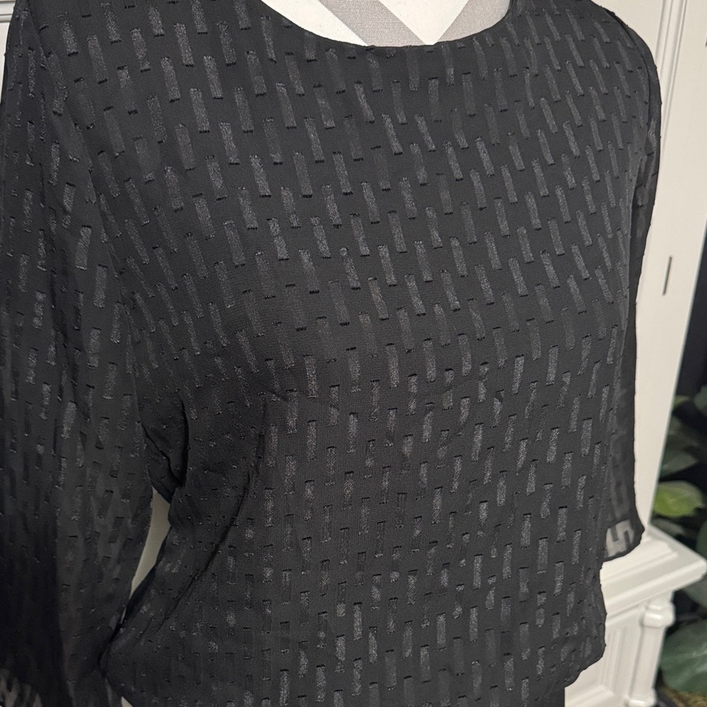 Ann Taylor Elegant Black Women's Top Size Small - Picture 2 of 10